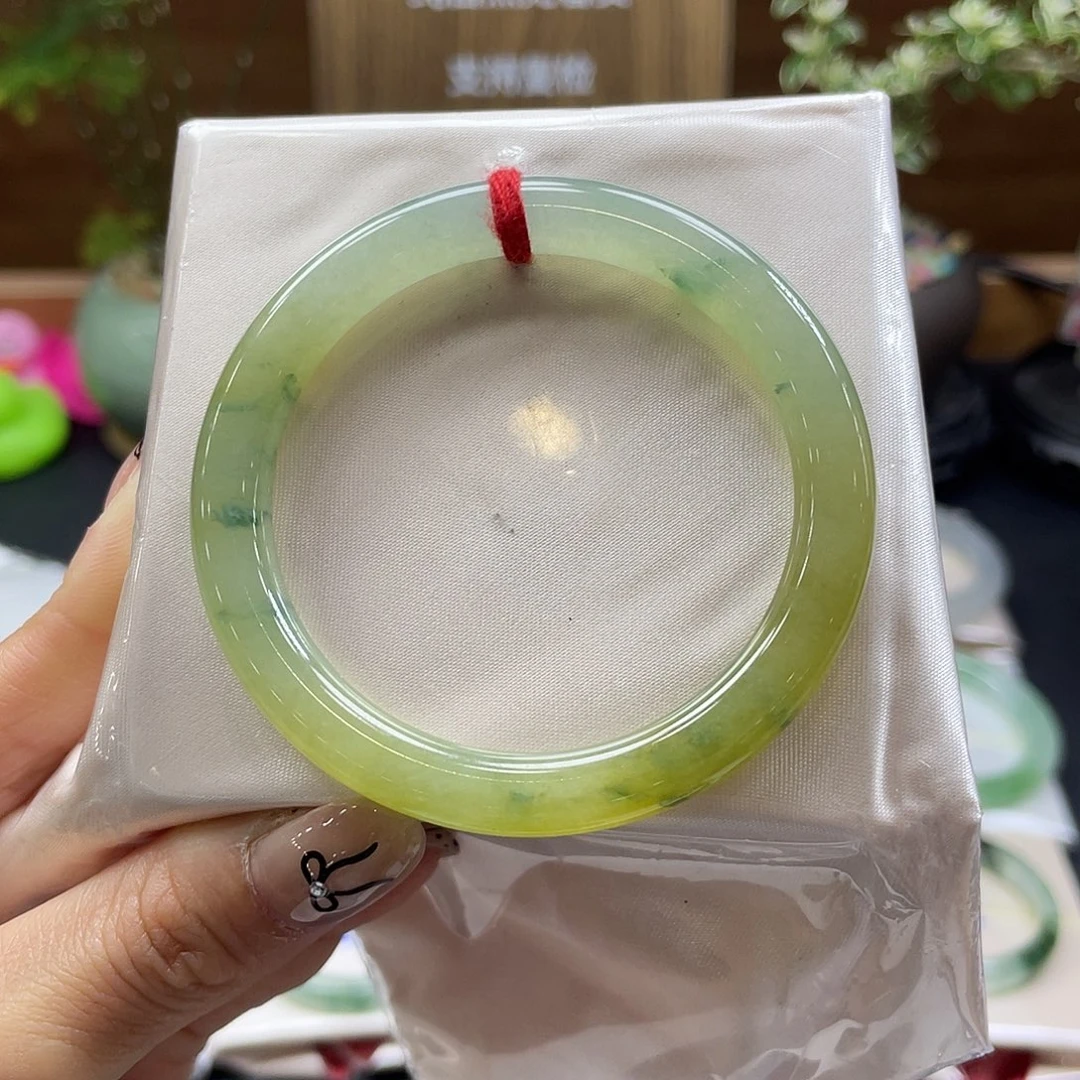 翡翠未镶嵌手镯18 号