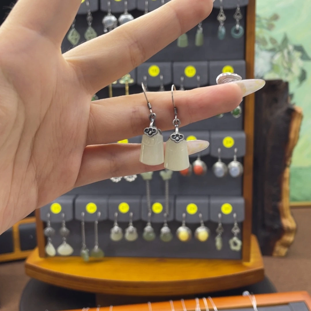 和田玉银S925镶嵌耳饰