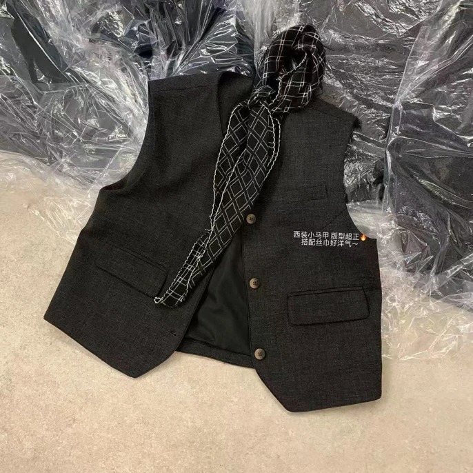 6895 通勤风POLO配丝巾叠穿马甲