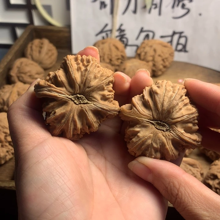 吊坠文玩核桃嘿白狮子