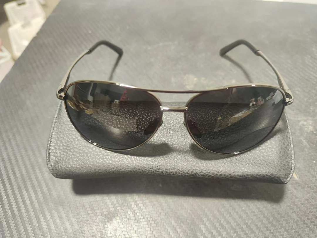 【德国黑科技】防紫外线偏光时尚墨镜、开车专用