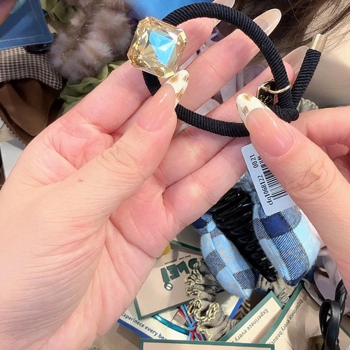 黄色方钻细皮筋黑色