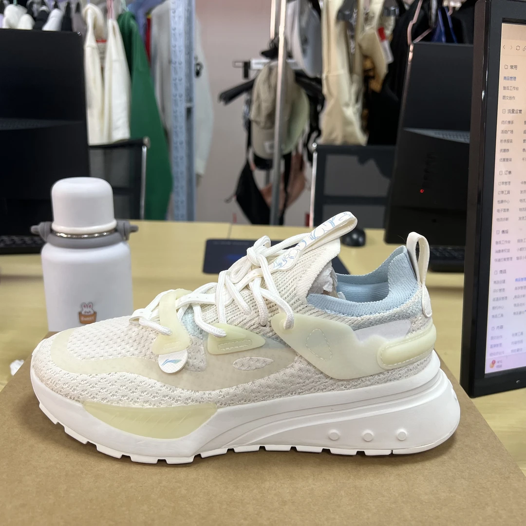 《B品以直播展示为准》（X1015)中国李宁女款休闲运动版鞋AGLR190-2