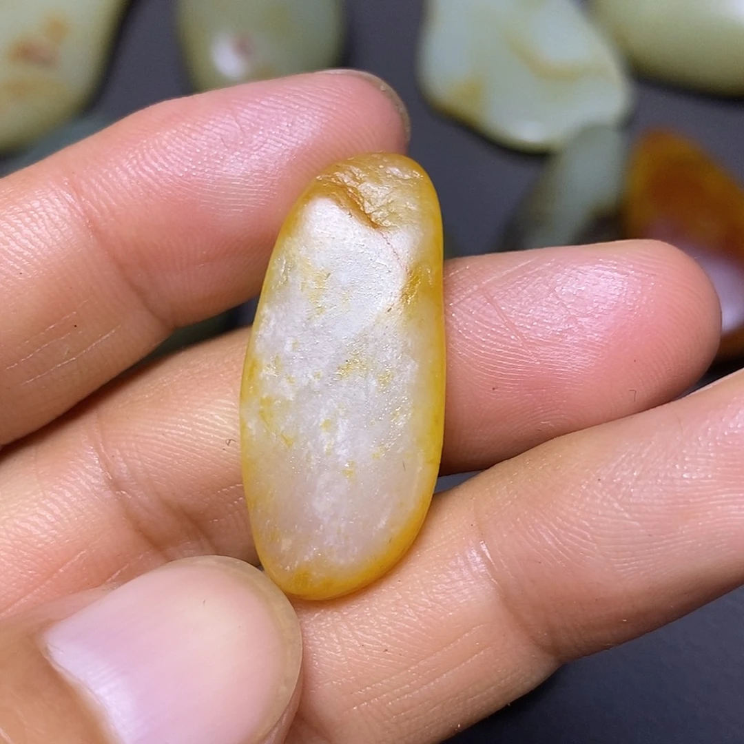 未镶嵌和田玉（糖玉）挂件