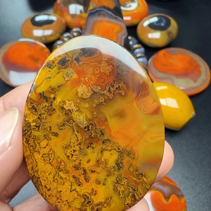 流***强玛瑙/玉髓未镶嵌原矿玛瑙项链牌子