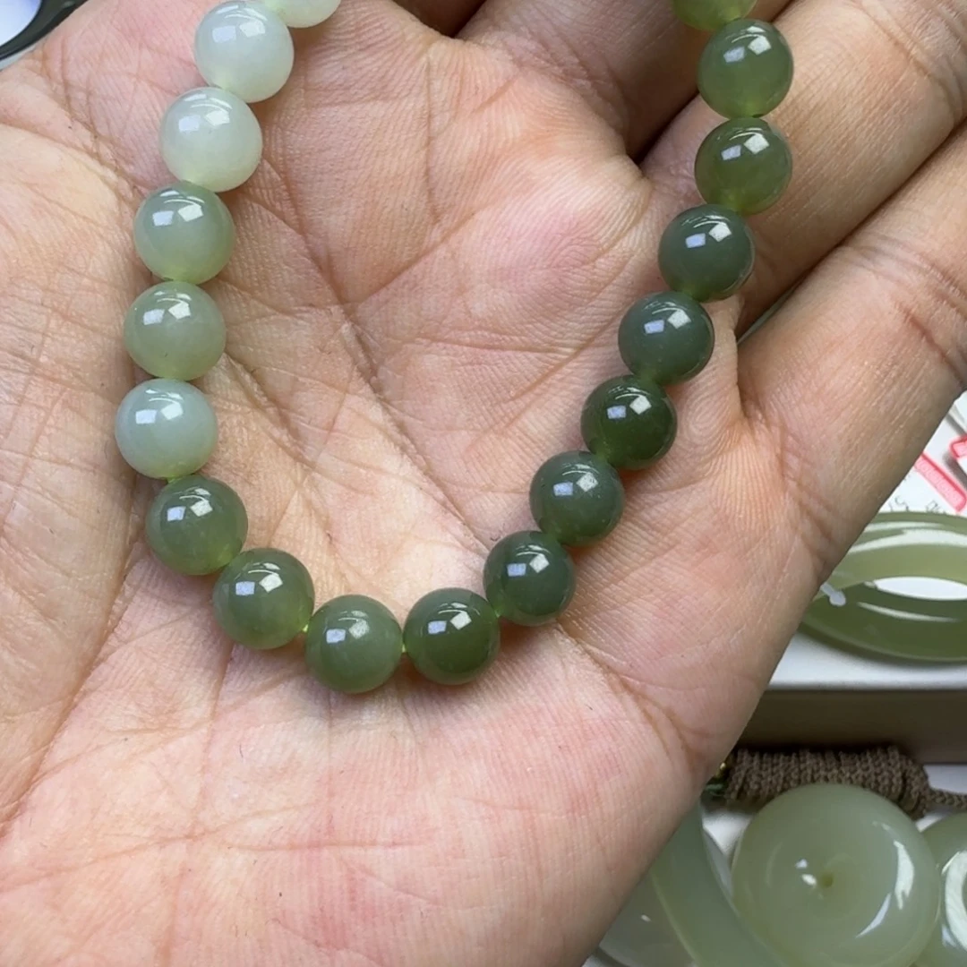 和田玉未镶嵌手镯