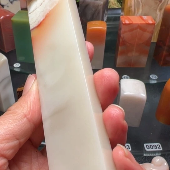 老挝石悦*在我们的世界