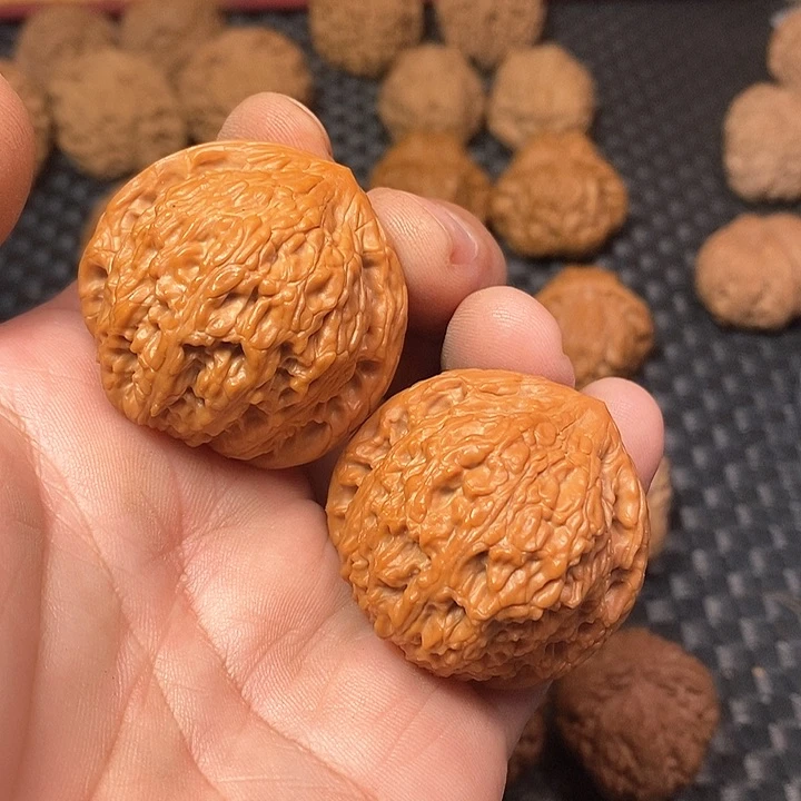 吊坠文玩核桃40尺，绣球