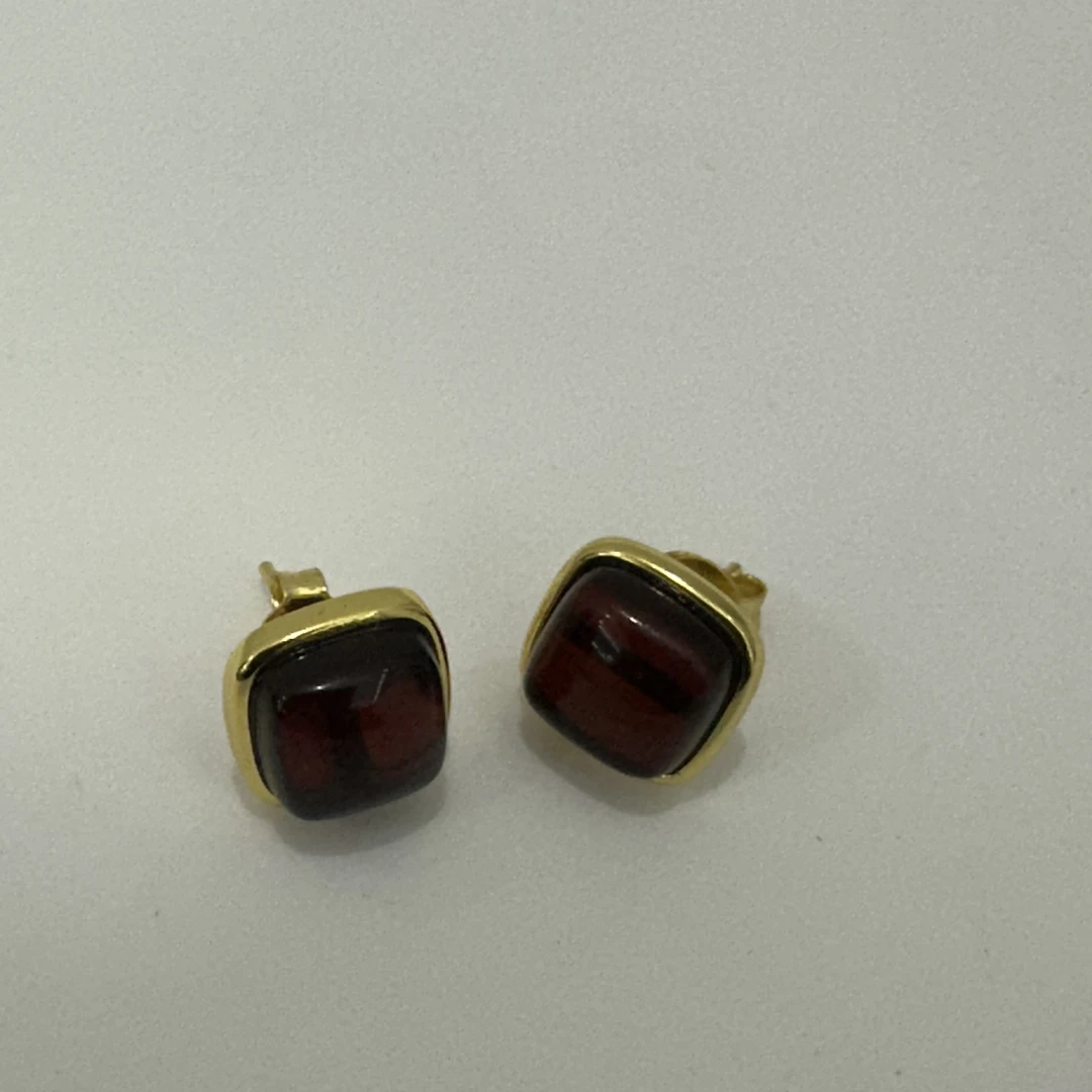 NAZIK天然血珀方形耳钉