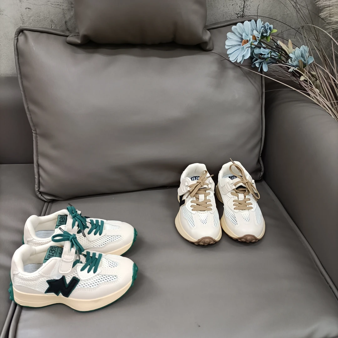 B12    22169儿童春秋新款舒适百搭透网阿甘运动鞋