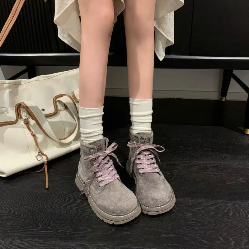秋季 新款 时尚马丁靴 百搭 2025年 女鞋 【5366】 YE