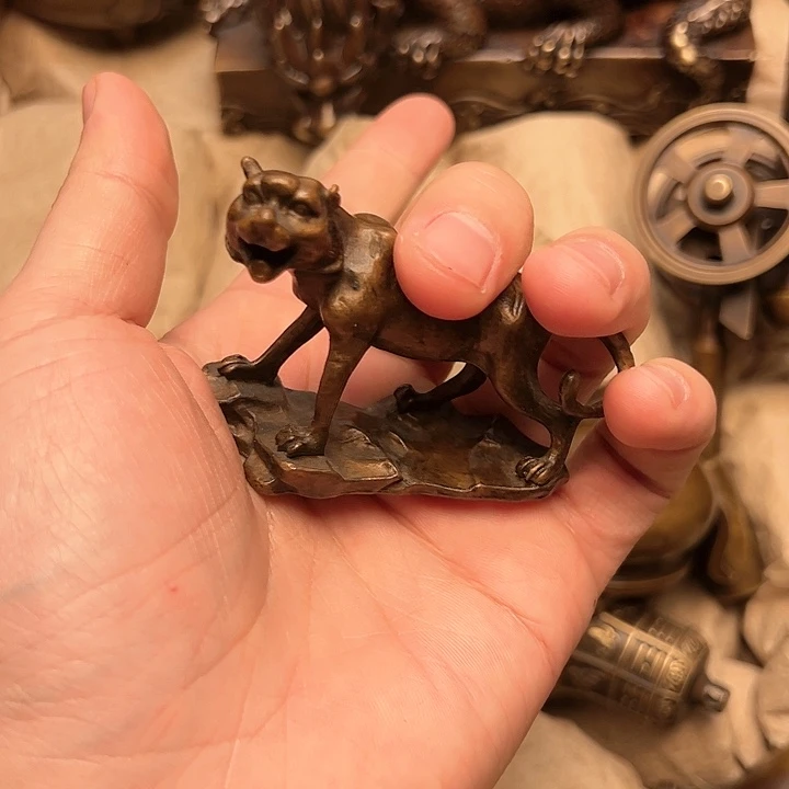 文玩铜器做工精良