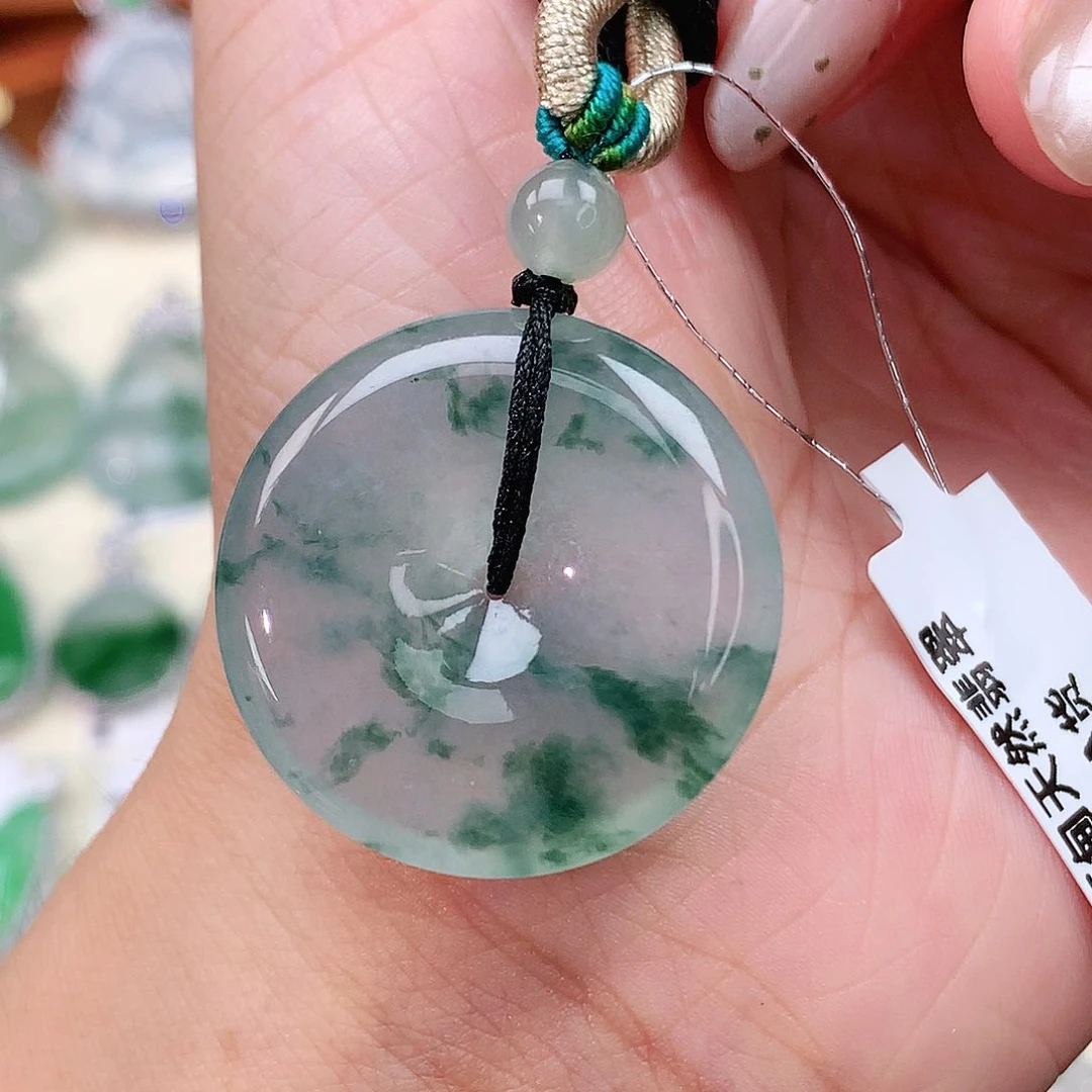 颈饰未镶嵌翡翠平安扣
