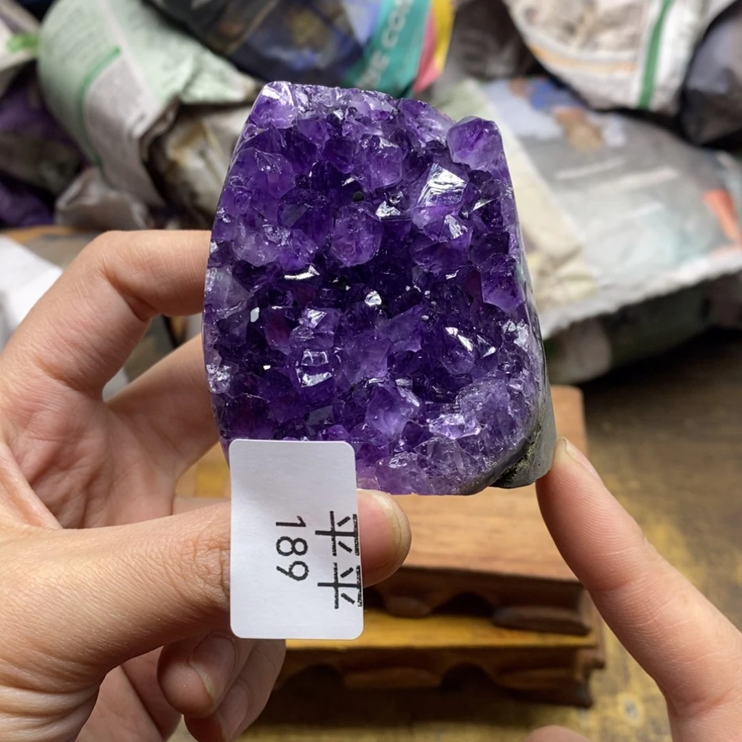 紫晶乌拉圭未镶嵌