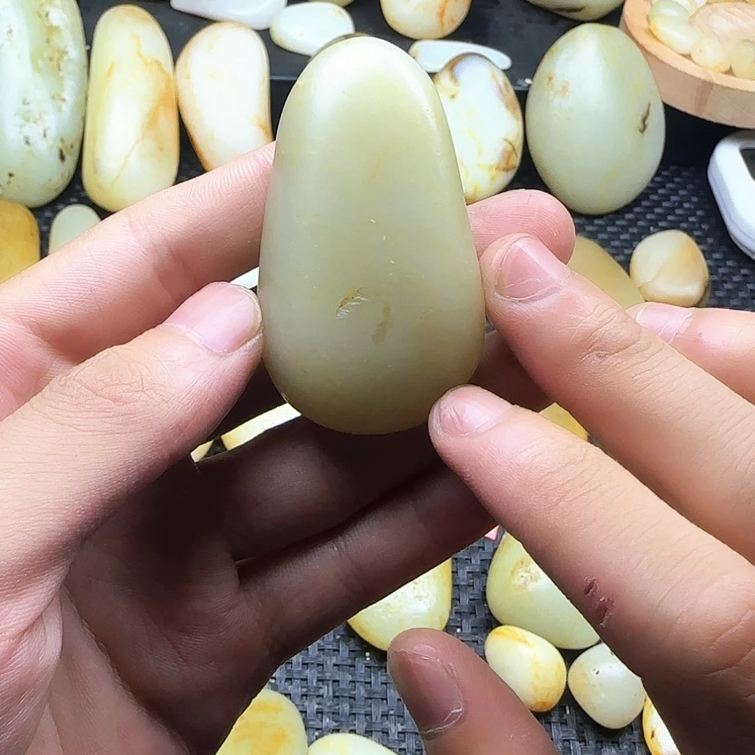 和田玉未镶嵌珠宝半成品