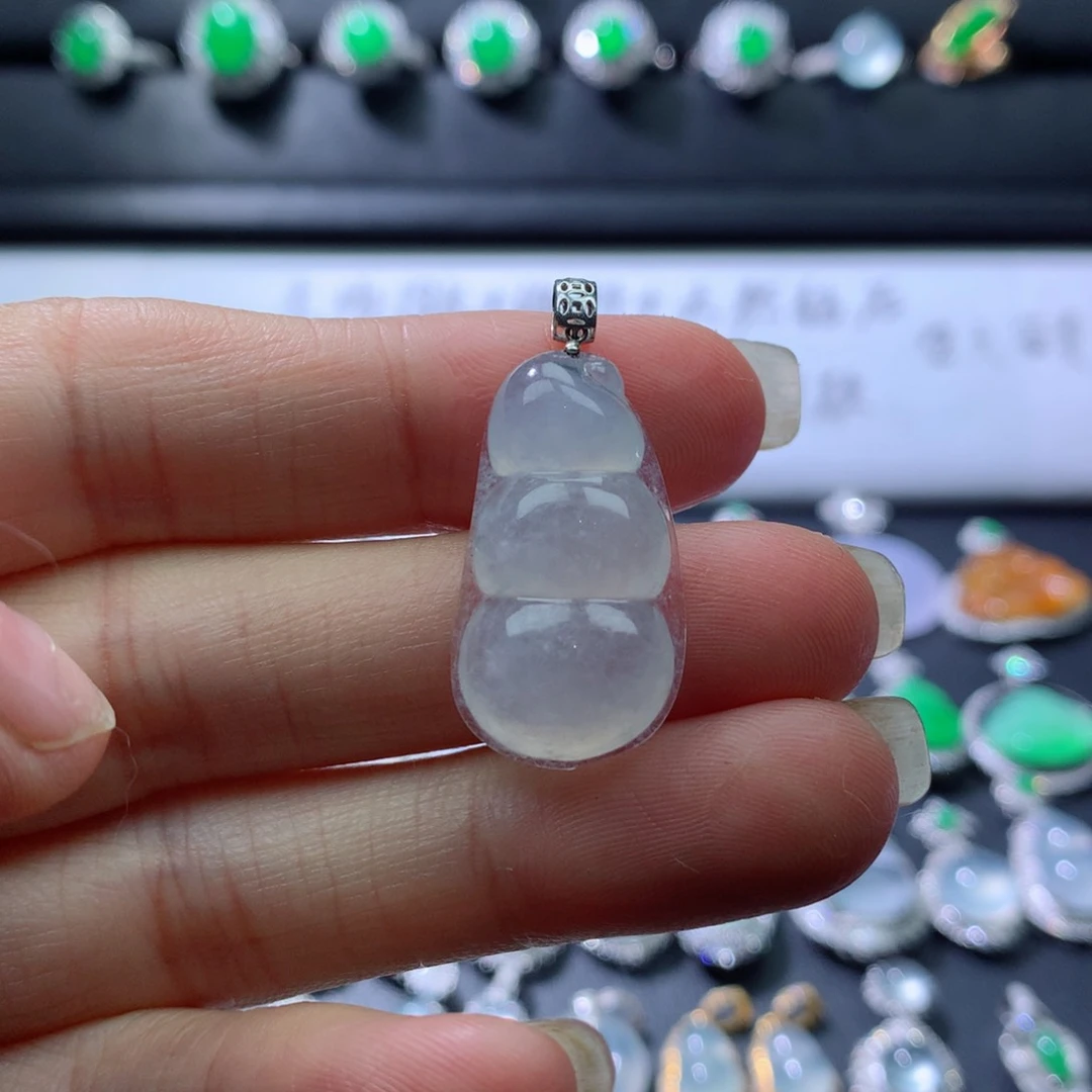 颈饰18K金镶嵌翡翠