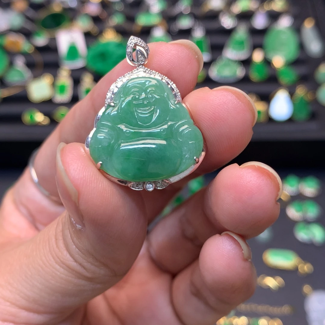 翡翠18K金镶嵌颈饰吊坠