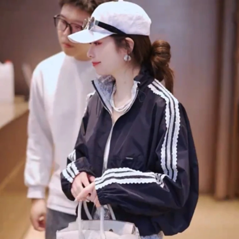 设计感蕾丝拼接立领冲锋衣短外套女2025秋季新款洋气百搭夹克上衣