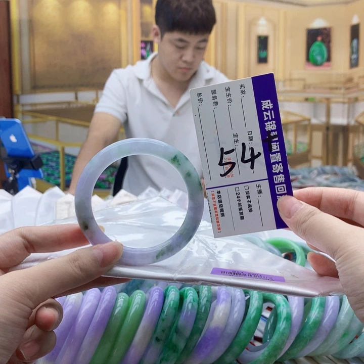 翡翠未镶嵌手镯bb