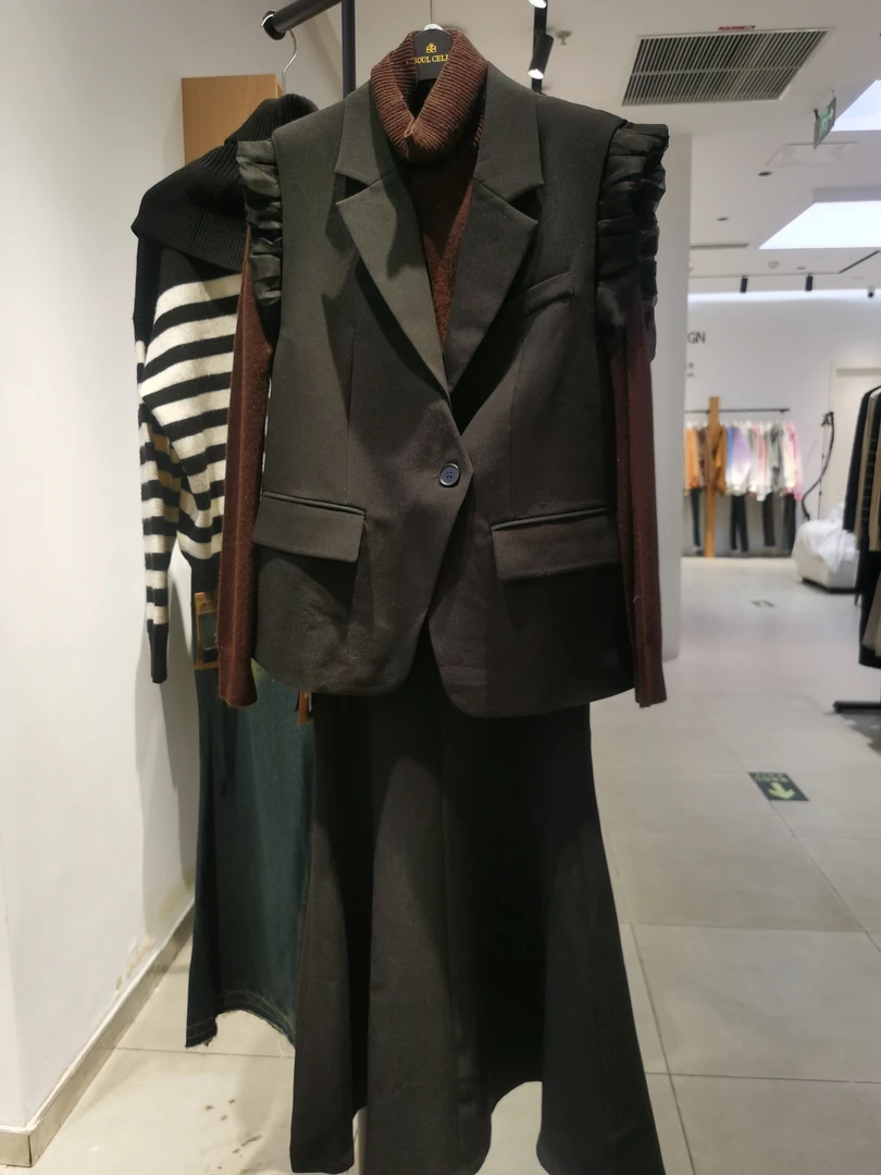 大牌品牌大牌黑色马甲时尚有型马夹