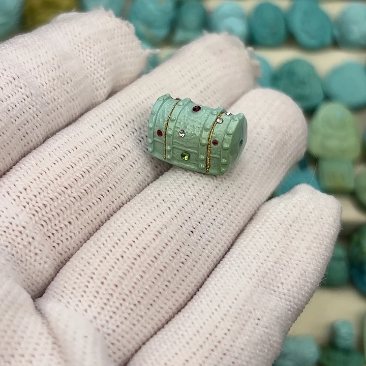 绿松石未镶嵌挂件