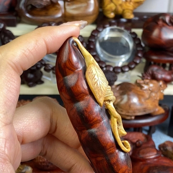 木暖*小叶紫檀豆角手把件