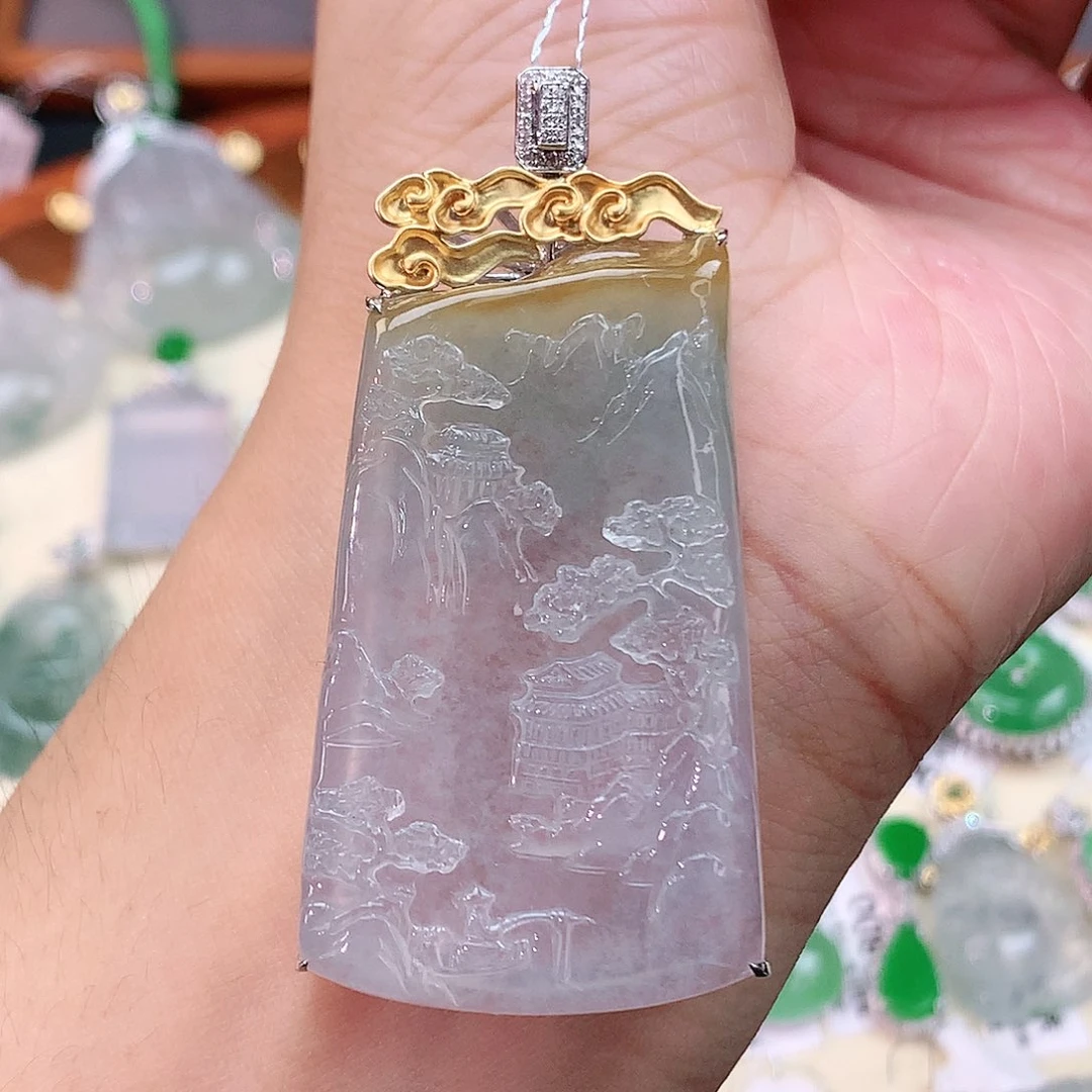 颈饰18K金镶嵌翡翠山水牌