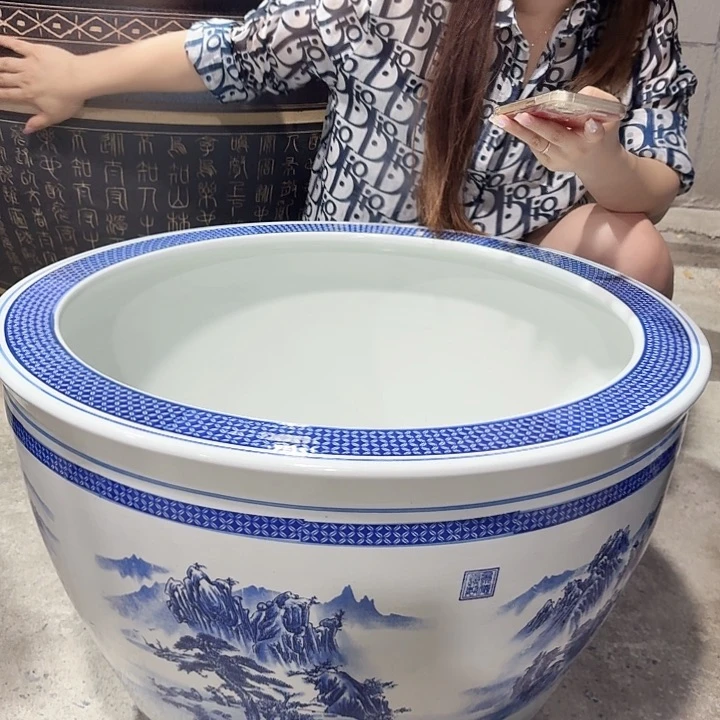 瓷片口径65厘米 高度42厘米