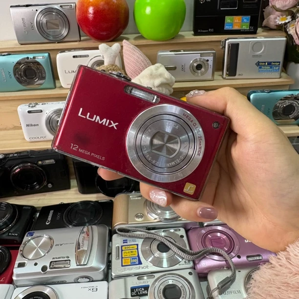 9新 Panasonic/松下 松下fx40红色1200万像素4倍光学变焦