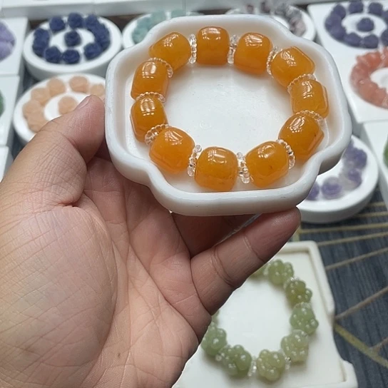 石英质玉（非洲翠）合金手串