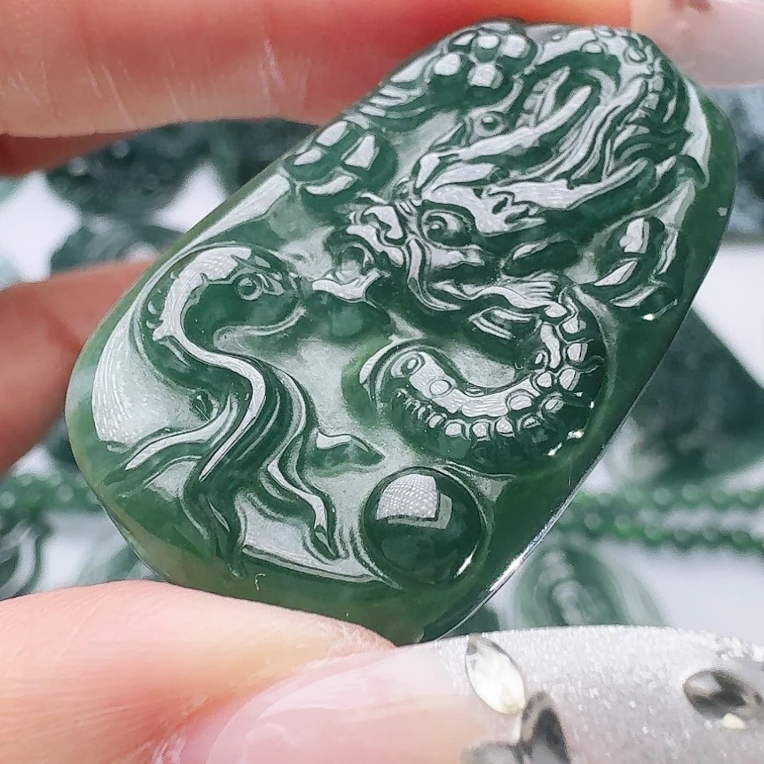 翡翠未镶嵌颈饰天然的A货翡翠多样性发其一