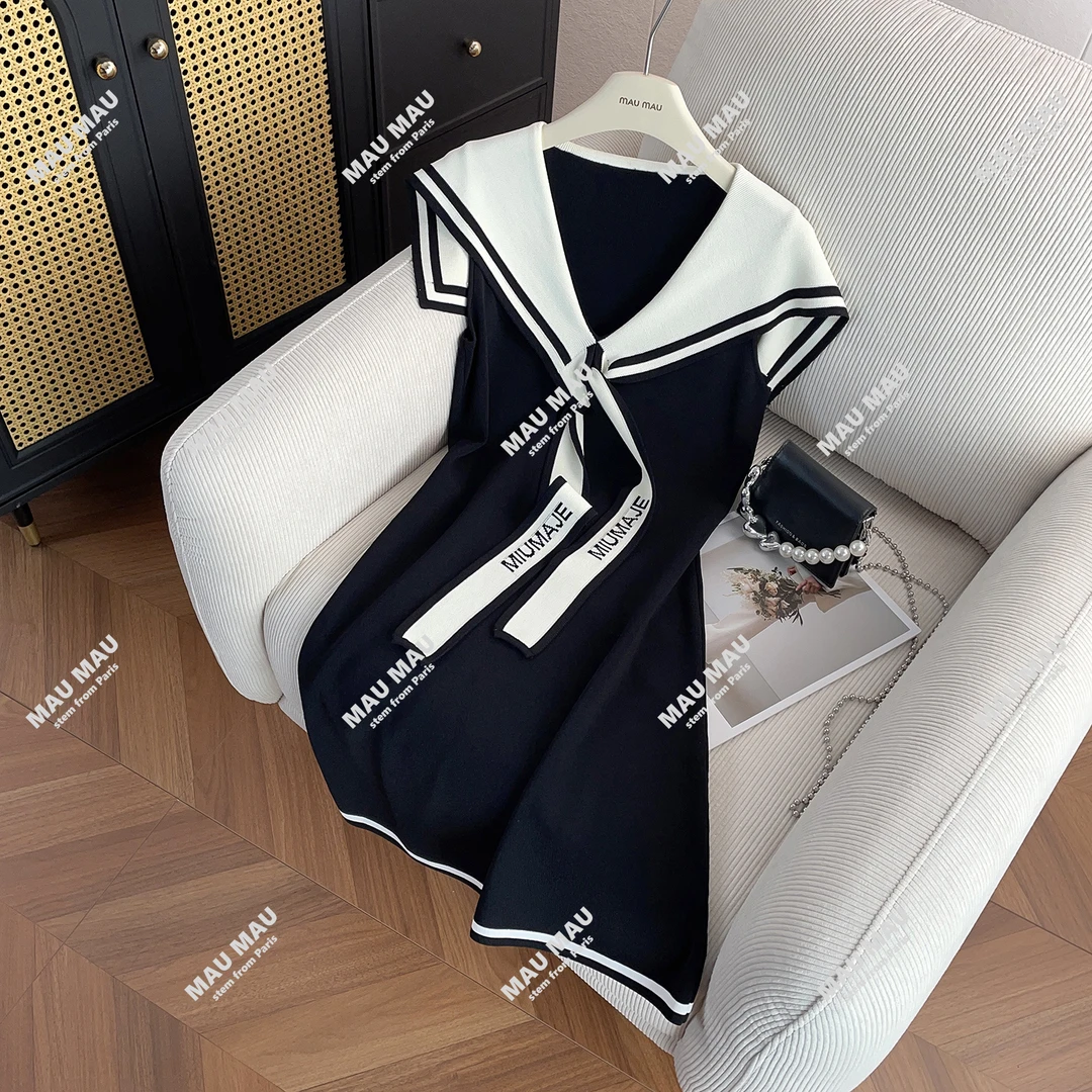 法式减龄收腰气质拼接海军领设计感针织显瘦连衣裙女DY6793