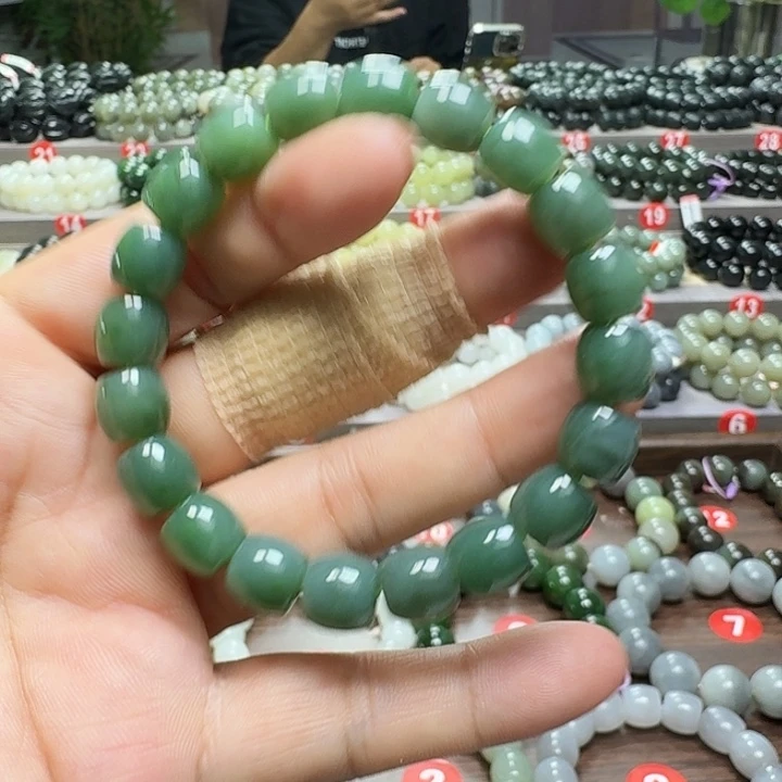 未镶嵌手链和田玉（碧玉）直切卡10