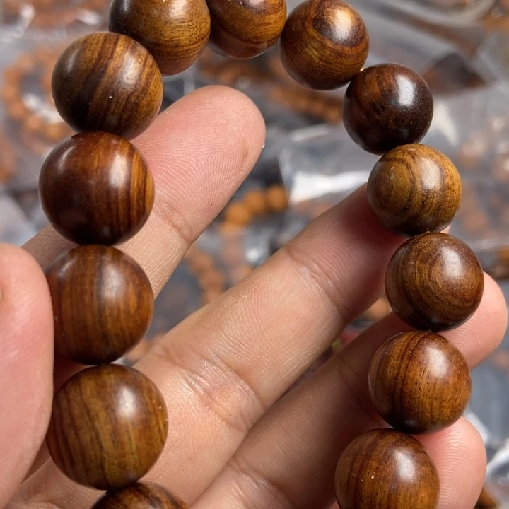 猴头核桃吊坠在一起一星期