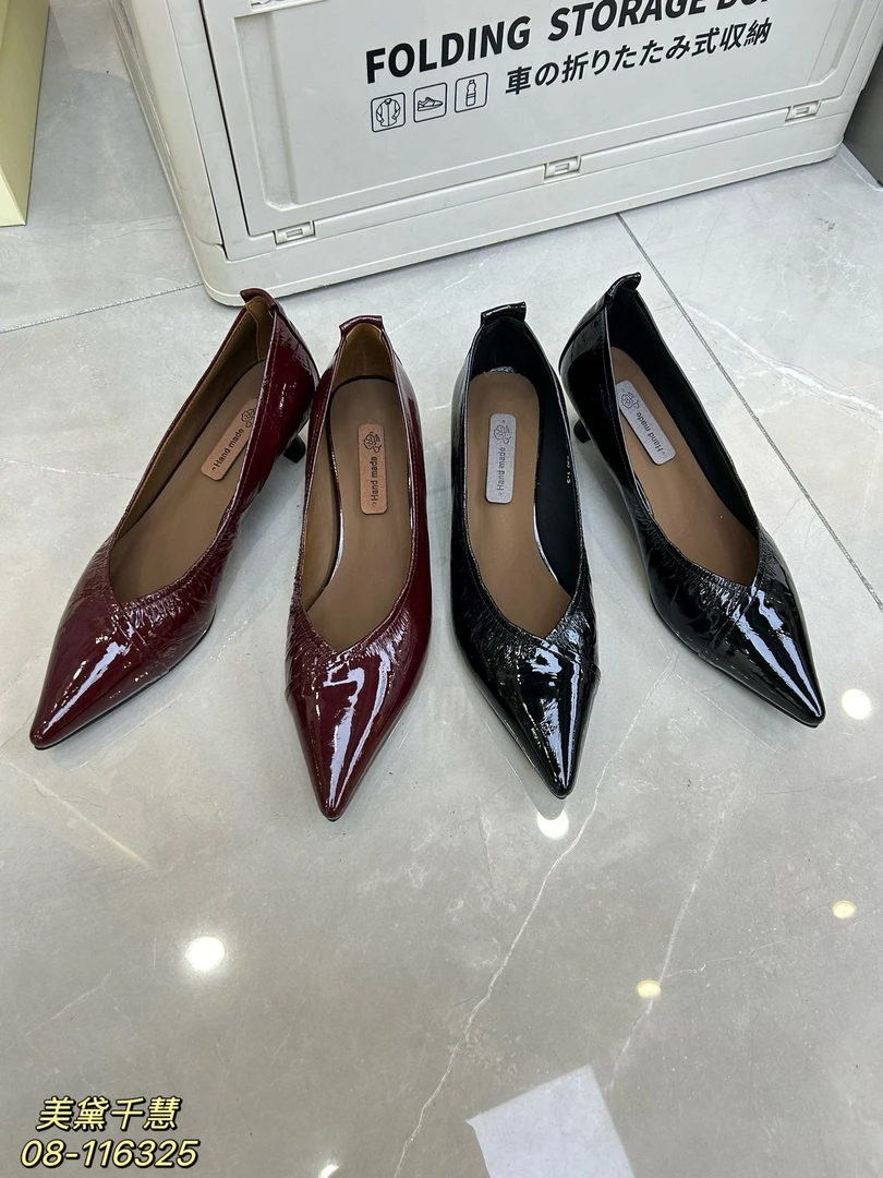 欧洲站时尚春夏季新款皱漆皮浅口尖头小粗跟低帮单鞋女鞋08-116