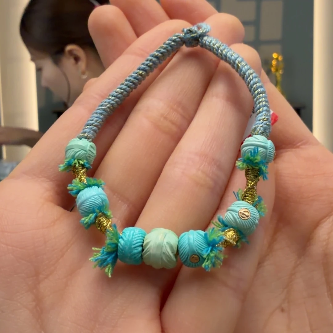 绿松石未镶嵌颈饰