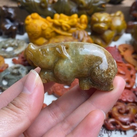 未镶嵌蛇纹石玉颈饰20