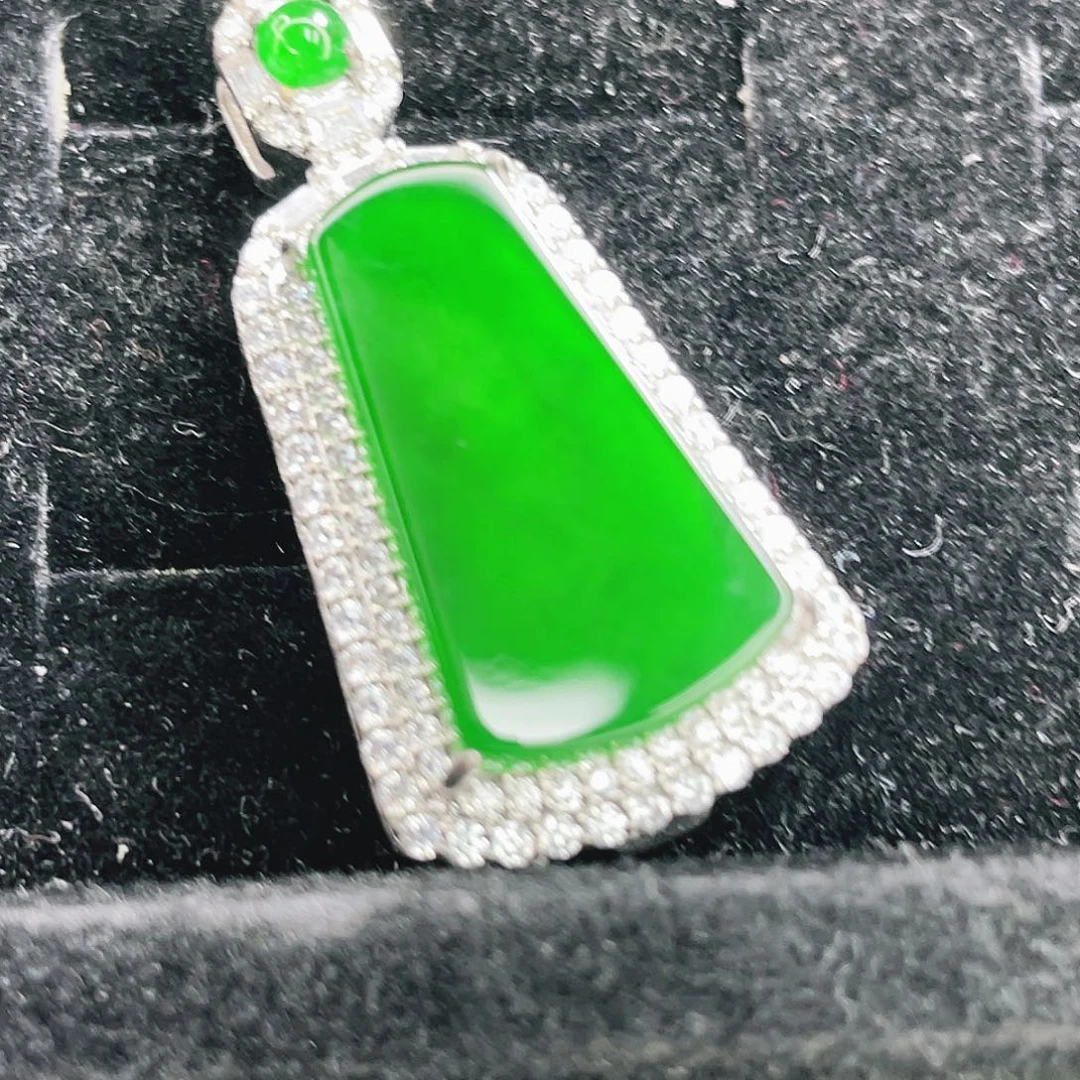 翡翠未镶嵌颈饰440