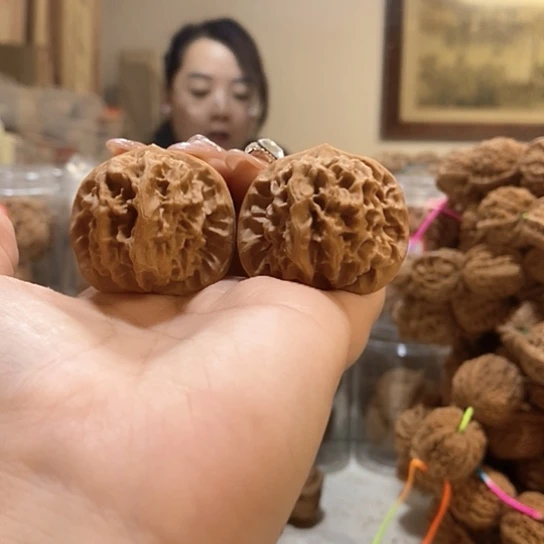 文玩核桃吊坠38刀子有修