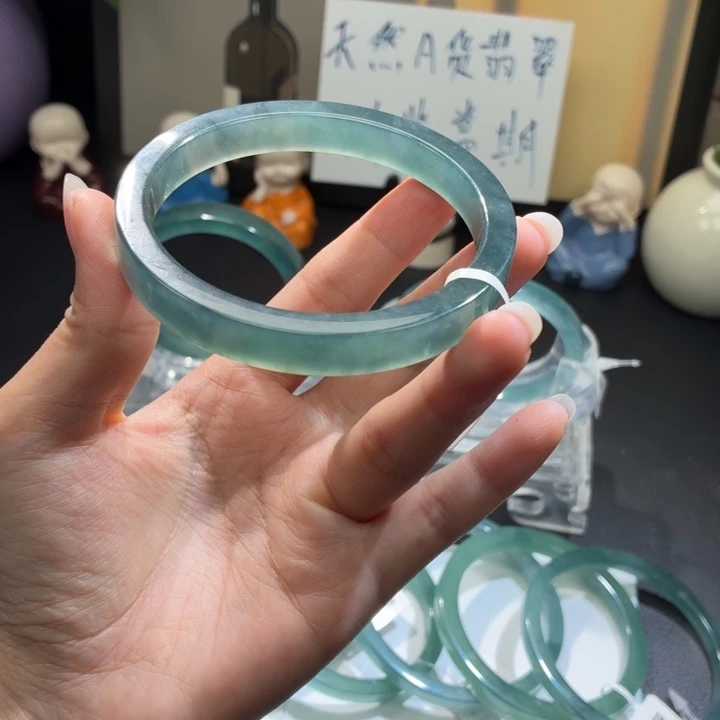 未镶嵌手镯翡翠冰湖水