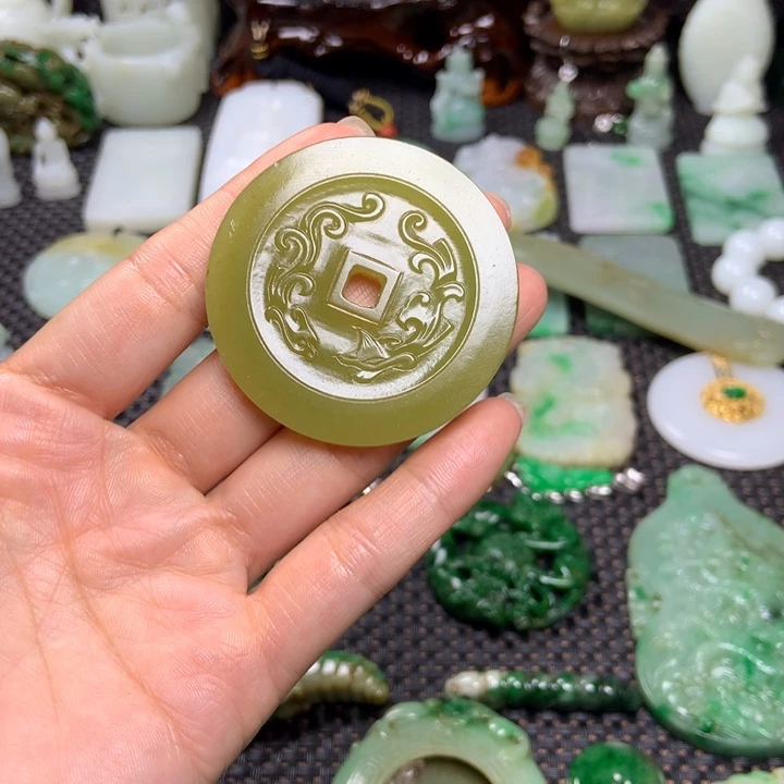石***迷未镶嵌和田玉挂件