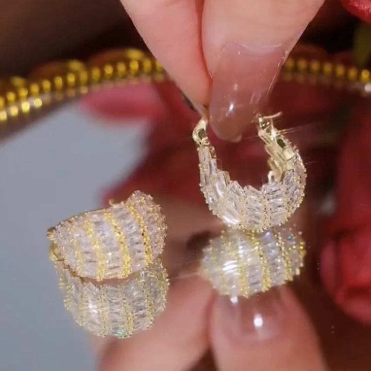 铜合金锆石耳饰 闪钻兔毛耳环新款小众高级耳圈女轻奢气质耳坠