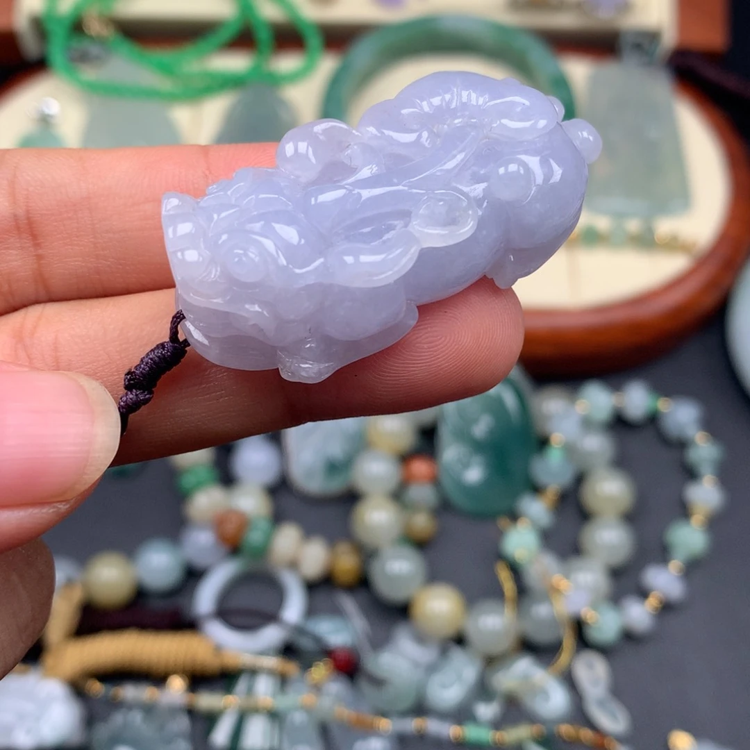 颈饰未镶嵌翡翠貔貅