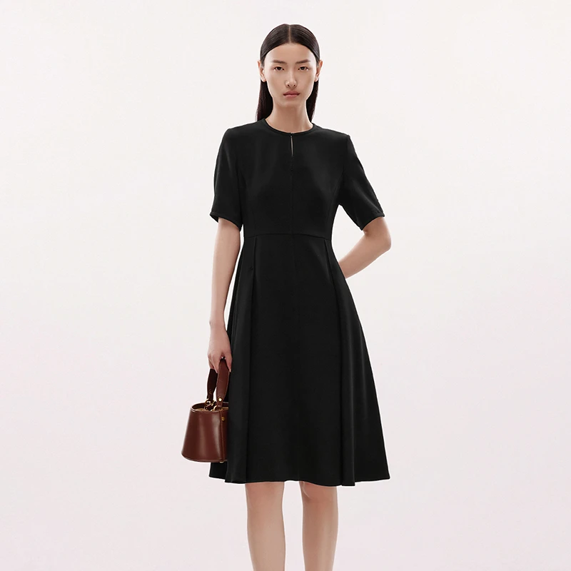 LANCY/朗姿2025秋新款法式气质三醋酸短袖连衣裙女收腰圆领小黑裙