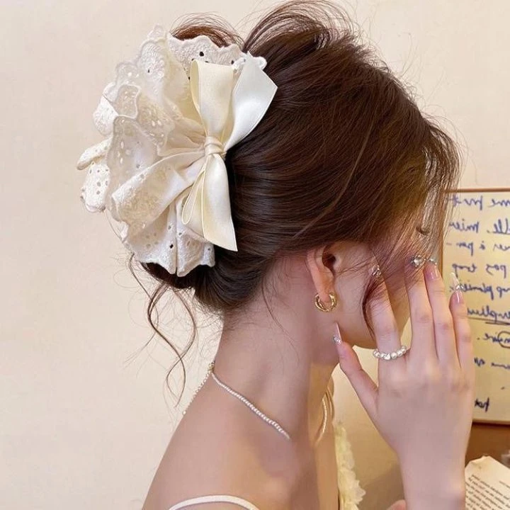 法式缎面贝壳三角抓夹女2025新款高级感后脑勺大号发夹鲨鱼夹发饰