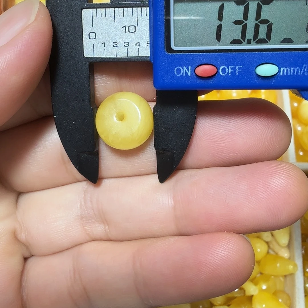 琥珀未镶嵌裸石成品