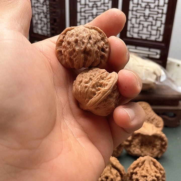 王***。文玩核桃吊坠磨盘