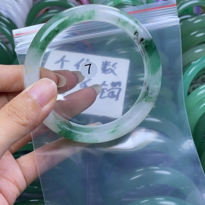 未镶嵌手镯石英岩玉62