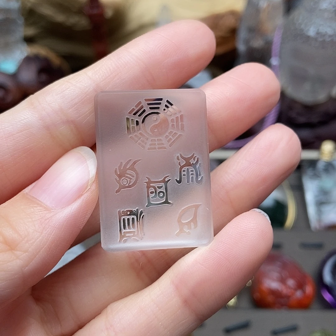 未镶嵌颈饰水晶吊坠