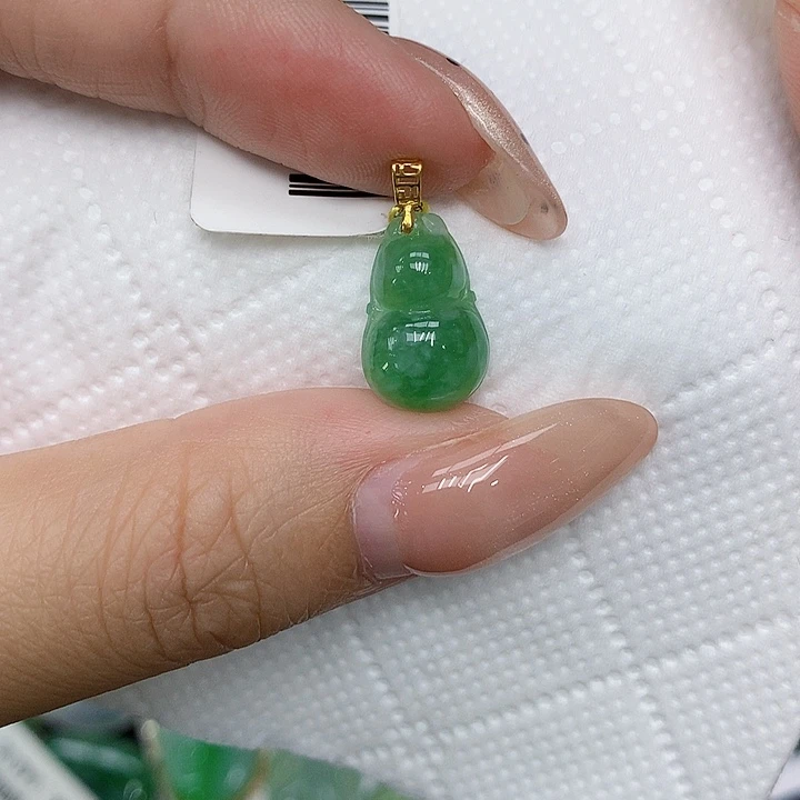 颈饰18K金镶嵌翡翠